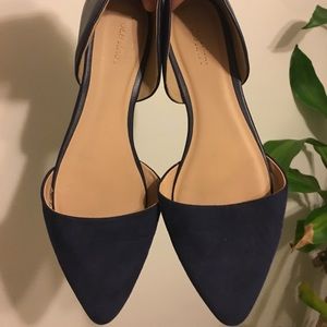 Pointy Toe Flats in Navy Blue